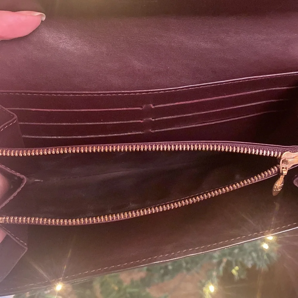 Authentic Louis Vuitton Monogram Vernis Sarah Wallet - Picture 5 of 10